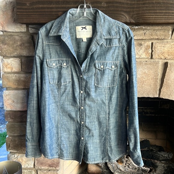 Banana Republic Denim Western Button Down Medium Pearl Button Detail - Picture 1 of 4